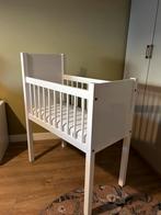 Wit Babywiegje met Matras en hoeslakens, Kinderen en Baby's, Babywiegjes en Ledikanten, Ophalen, Zo goed als nieuw, Ledikant