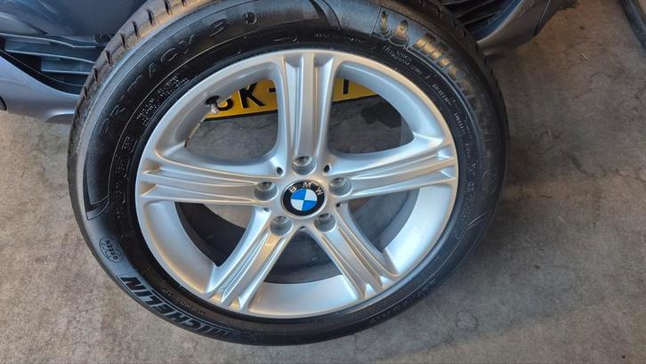 BMW originele set style 393 17 inch, Auto-onderdelen, Banden en Velgen, Band(en), Zomerbanden, 17 inch, 225 mm, Gebruikt, Ophalen