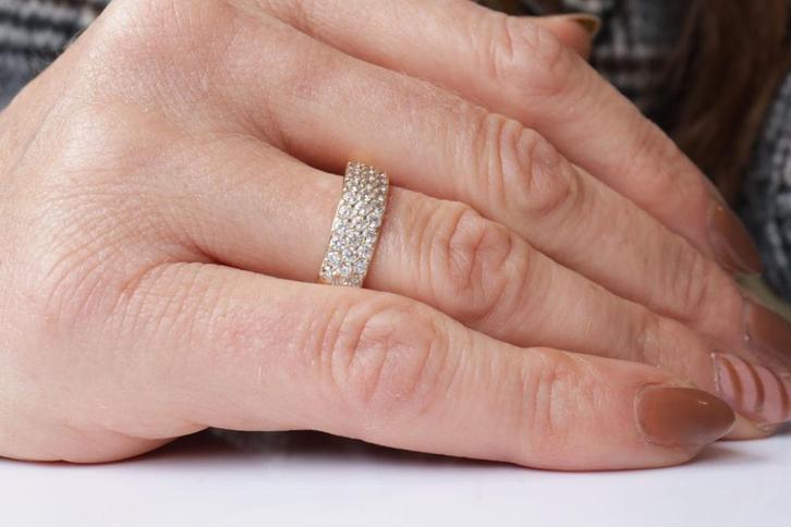 14 Karaat Brede Gouden Ring Met Zirkonia, Sieraden, Tassen en Uiterlijk, Ringen, Zo goed als nieuw, Dame, 17 tot 18, Goud, Goud