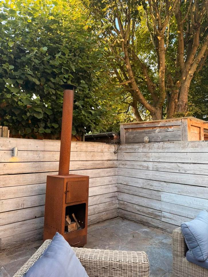 Robuuste buitenhaard/pizzaoven, op wieltjes, Tuin en Terras, Tuinhaarden, Gebruikt, Ophalen