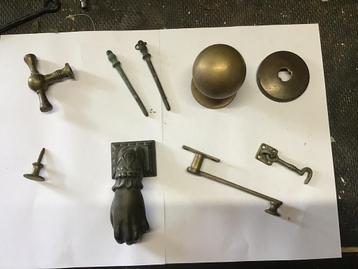 Diverse koperen spulletjes beschikbaar voor biedingen