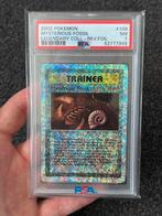 Pokémon PSA 7 Mysterious Fossil Rev. holo #109 legendary set, Ophalen of Verzenden, Zo goed als nieuw, Losse kaart, Foil