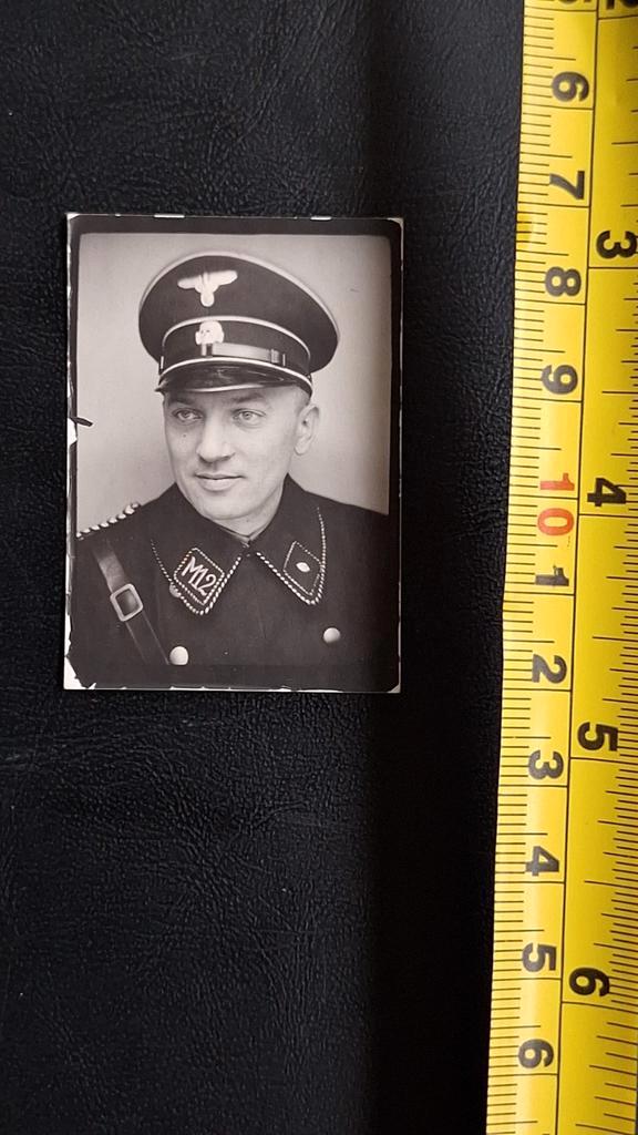 WO2 Duits  - Originele Vroege Pasfoto Algemeine SS M12, Verzamelen, Militaria | Tweede Wereldoorlog, Landmacht, Foto of Poster