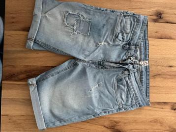 Jeans short maat M beschikbaar voor biedingen