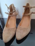 Dansschoenen beige suede mt 39 Dungelmans, Ophalen of Verzenden, Zo goed als nieuw, Schoenen