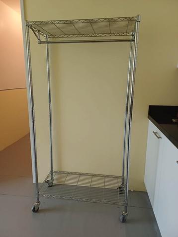 Kleding rek/hanger  beschikbaar voor biedingen