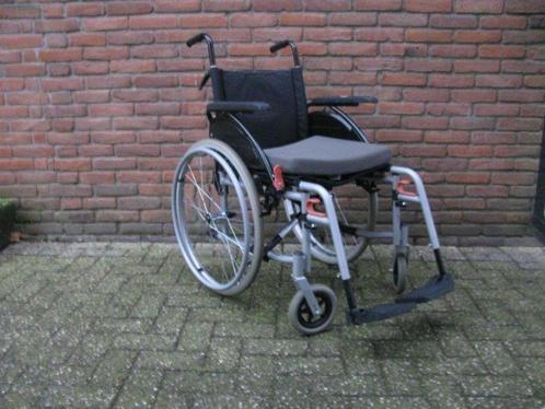 Excel rolstoel 46cm massieve banden druksteunen verstelbaar, Diversen, Rolstoelen, Zo goed als nieuw, Duwrolstoel, Inklapbaar