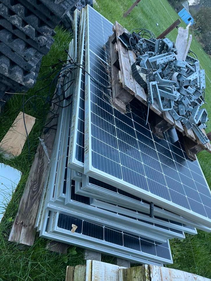 Zonnepanelen - Diverse panelen en montagemateriaal, Doe-het-zelf en Verbouw, Zonnepanelen en Toebehoren, Gebruikt, Paneel, 200 wattpiek of meer