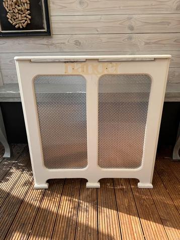 Radiatorkast beschikbaar voor biedingen