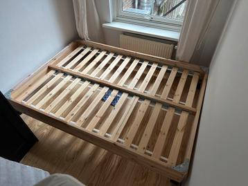 Houten bedframe 140 met lattenbodem - afbeelding 2