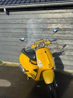 Vespa Sprint. Geel kenteken, Fietsen en Brommers, Scooters | Vespa, Ophalen, Maximaal 45 km/u, Vespa S, Zo goed als nieuw