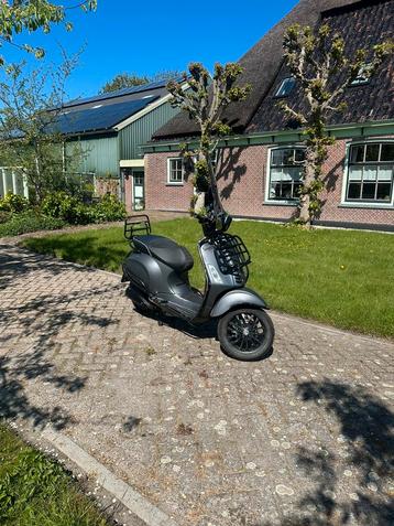 Vespa Sprint full option 2016 beschikbaar voor biedingen
