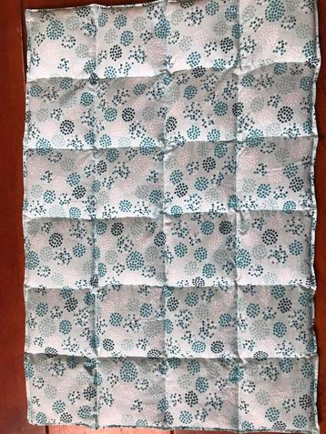 Warmtekussen, pittenzak, kruik. Licht turquoise met stipjes beschikbaar voor biedingen