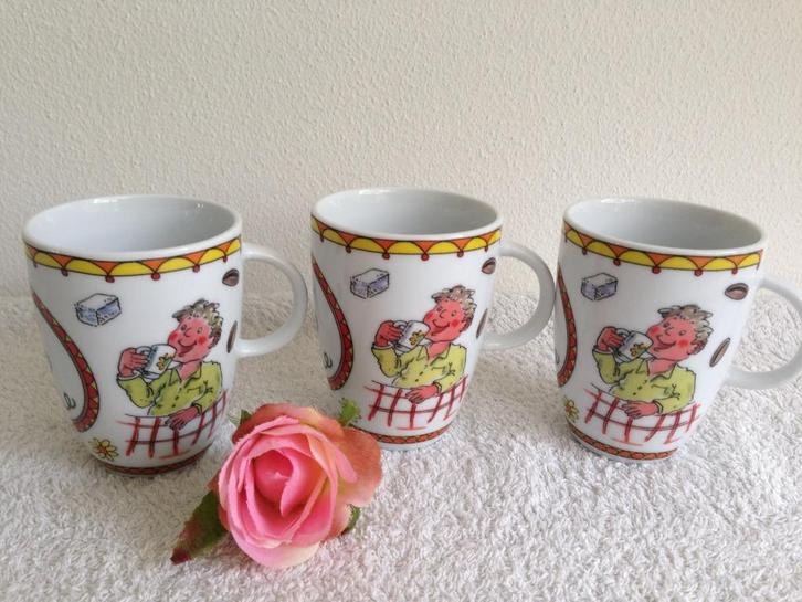☕3 SENSEO Koffie kopjes van het met THEO "HA KOFFIE"., Huis en Inrichting, Keuken | Servies, Zo goed als nieuw, Kop(pen) en/of Schotel(s)