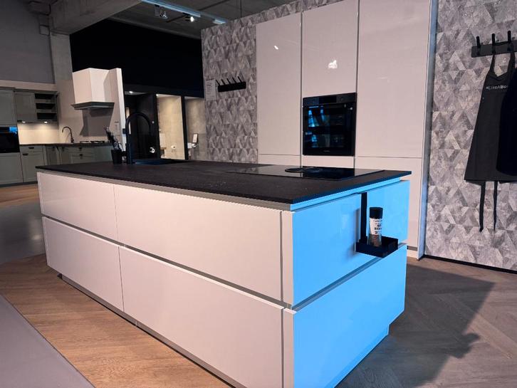 Keukeneiland - Greeploos, Huis en Inrichting, Keuken | Complete keukens, Nieuw, Overige typen, Wit, Graniet of Steen, Greeploos