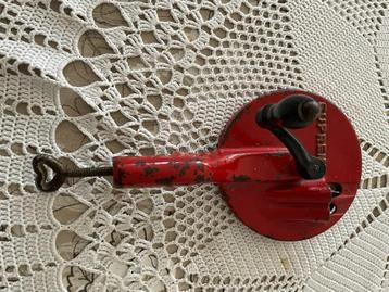 Vintage Snij bonenmachine beschikbaar voor biedingen