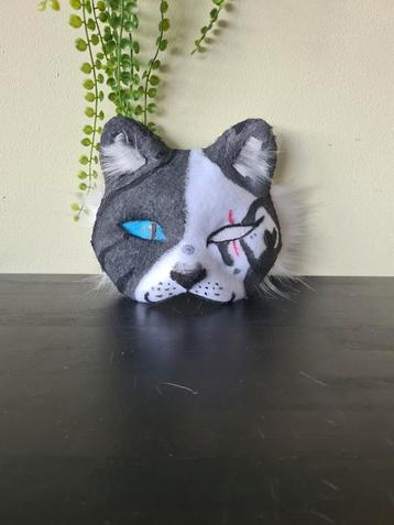therian mask beschikbaar voor biedingen