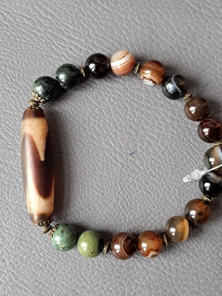 745 Armband met tibetaanse dzi tiger teeth agaat gebedskraal, Antiek en Kunst, Kunst | Niet-Westerse kunst, Ophalen of Verzenden