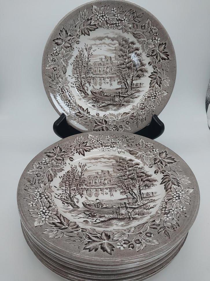 8 prachtige Castle gebaksbordjes English Ironstone Tableware, Antiek en Kunst, Antiek | Servies los, Ophalen of Verzenden