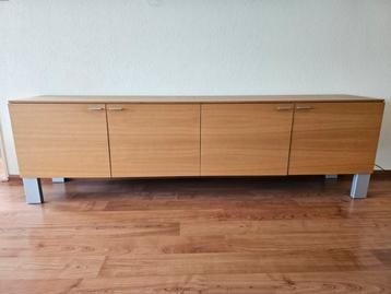 Dressoir, blank hout beschikbaar voor biedingen