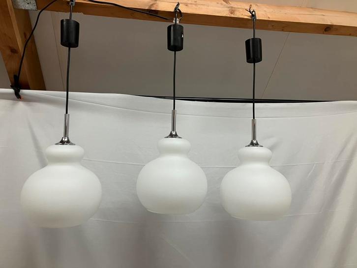 Vintage opaline glazen hanglamp, Hustadt Leuchten Duitsland, Huis en Inrichting, Lampen | Hanglampen, Gebruikt, Minder dan 50 cm