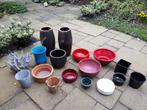 Te koop aangeboden: diverse bloempotten en rieten manden, Ophalen, Overige materialen, Gebruikt, Rond