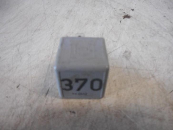 Relais Audi A4 (B6) (2000-11/2005-01) 8do951253, Auto-onderdelen, Elektronica en Kabels, Audi, Gebruikt