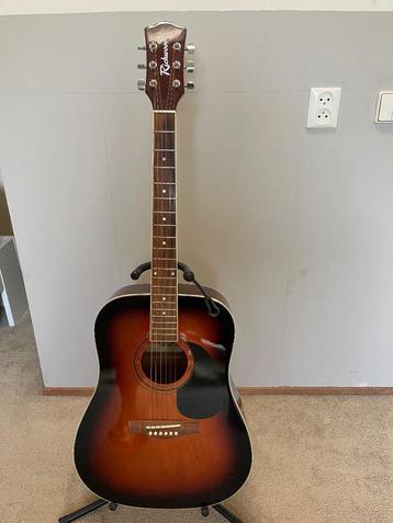 Acoustic gitaar beschikbaar voor biedingen