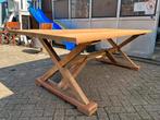 Houten tafel, Ophalen