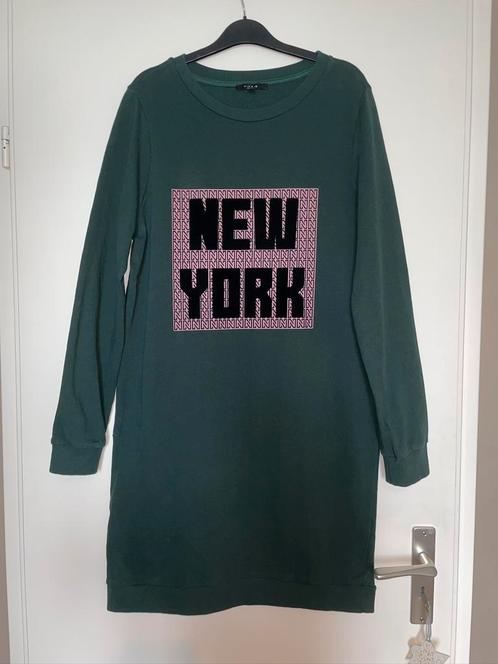 Nikkie plessen groen roze n logo sweater comfy jurk mt 40, Kleding | Dames, Jurken, Zo goed als nieuw, Maat 38/40 (M), Groen, Knielengte