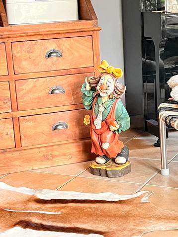 Grote clown (Jun Asilo?) van polyester / hars beschikbaar voor biedingen