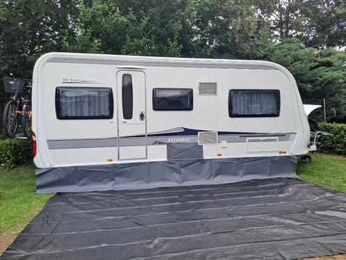 hobby 495 ul, Caravans en Kamperen, Caravans, Particulier, tot en met 4, 1250 - 1500 kg, Rondzit, Hobby, 2 aparte bedden, Lengtebed