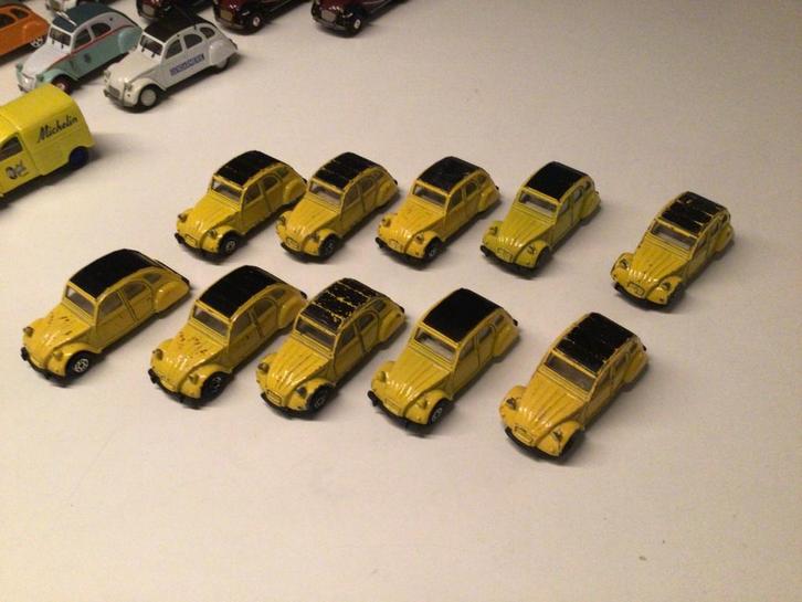 2cv miniatuur modellen, Hobby en Vrije tijd, Modelauto's | 1:50, Gebruikt, Auto, Ophalen of Verzenden
