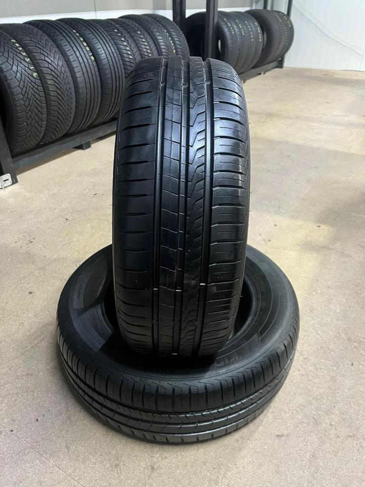 Te koop: Hankook banden 205/60/15 zomer 2 stuks, Auto-onderdelen, Banden en Velgen, Band(en), Zomerbanden, 15 inch, 205 mm, Personenwagen