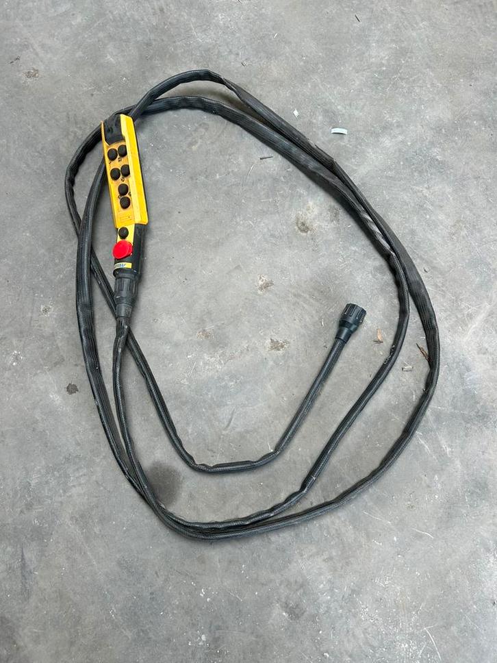 ABUS Drukknopkast handbediening kraan, Hobby en Vrije tijd, Elektronica-componenten, Gebruikt, Ophalen of Verzenden