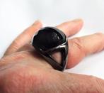 Zwart metalen ring grote gefacetteerde faux steen, Sieraden, Tassen en Uiterlijk, Ringen, 17 tot 18, Zo goed als nieuw, Zwart