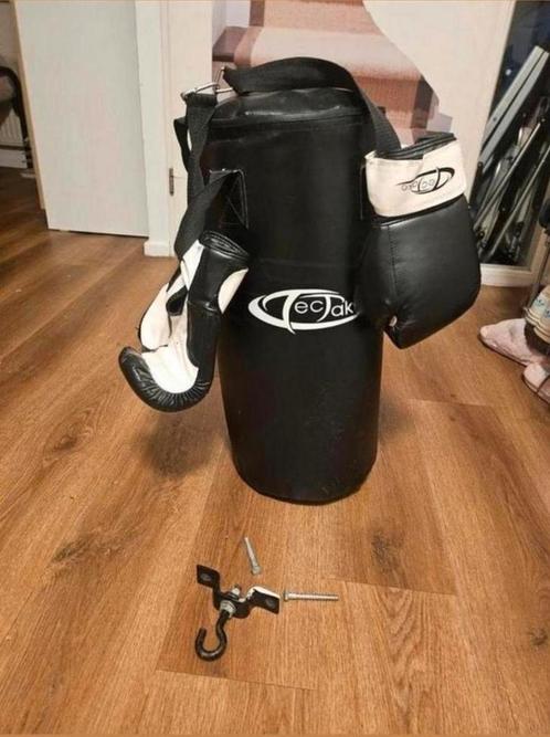 Tectake Bokszak met Handschoenen + Plafondbevestiging, Sport en Fitness, Vechtsporten en Zelfverdediging, Gebruikt, Overige, Vechtsportbescherming