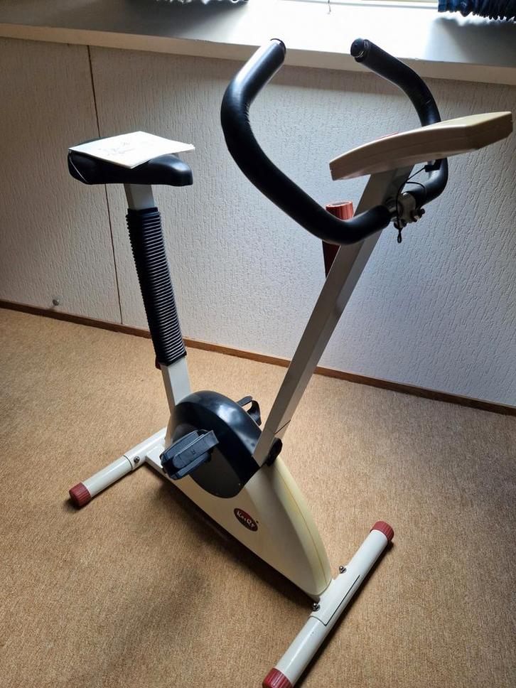 Hometrainer. Nette staat., Sport en Fitness, Fitnessapparatuur, Zo goed als nieuw, Hometrainer, Ophalen