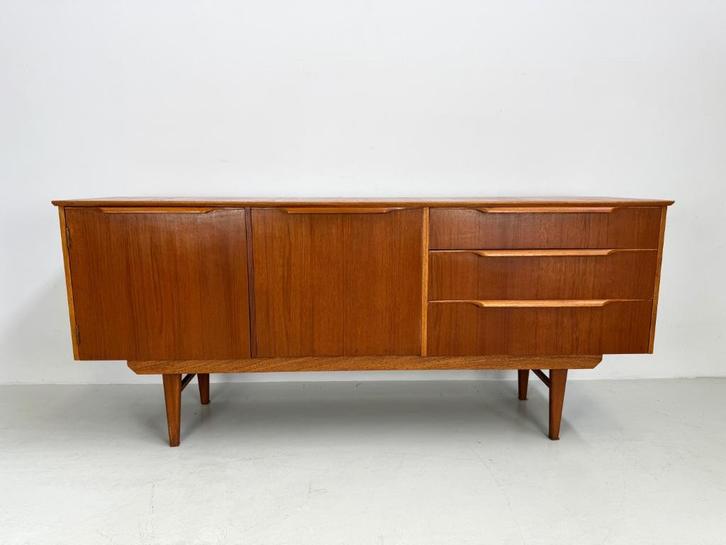 Vintage dressoir Austinsuite, Huis en Inrichting, Kasten | Dressoirs, Zo goed als nieuw, 150 tot 200 cm, 25 tot 50 cm, Ophalen of Verzenden