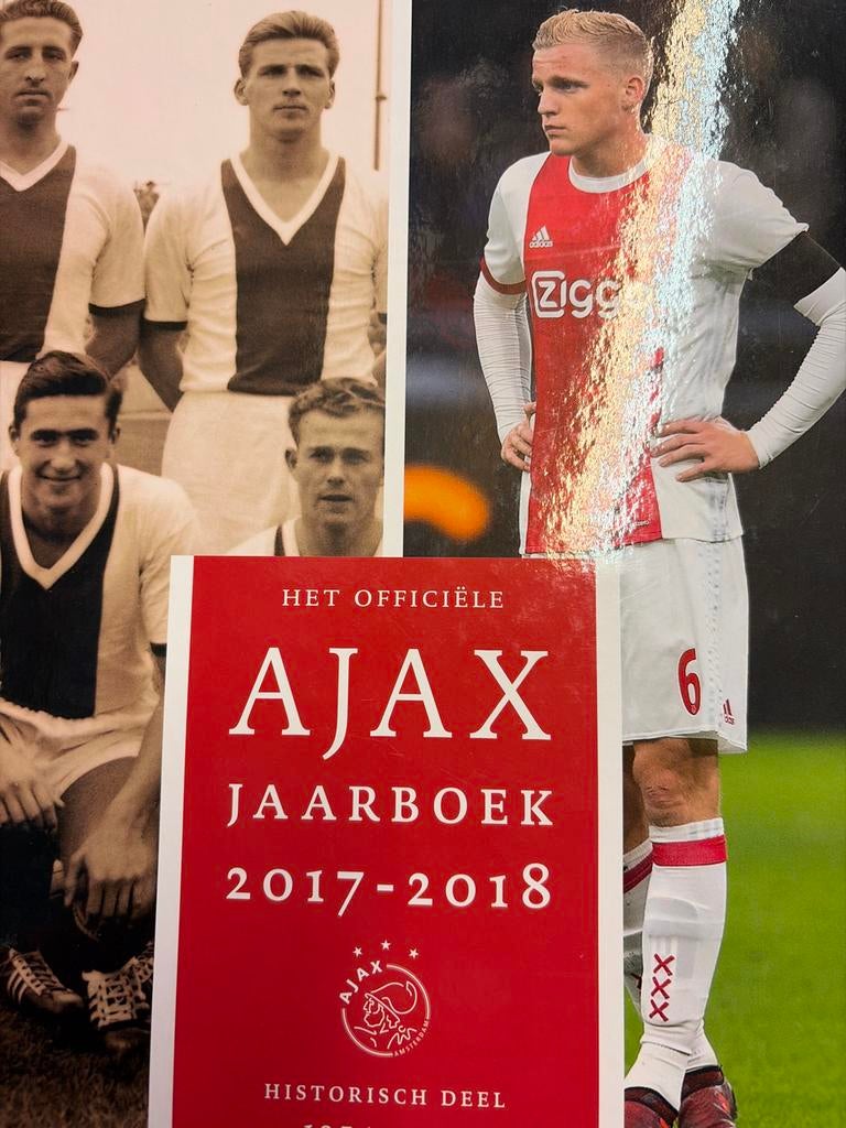 Ajax Jaarboek 2017/2018, Boeken, Sportboeken, Ophalen of Verzenden, Zo goed als nieuw, Balsport