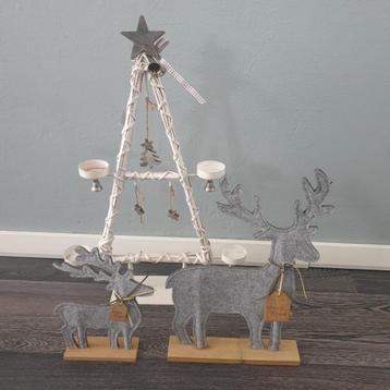 3x Kerstdeco, Kerstboom kaarshouder en 2 rendieren vilt deco beschikbaar voor biedingen