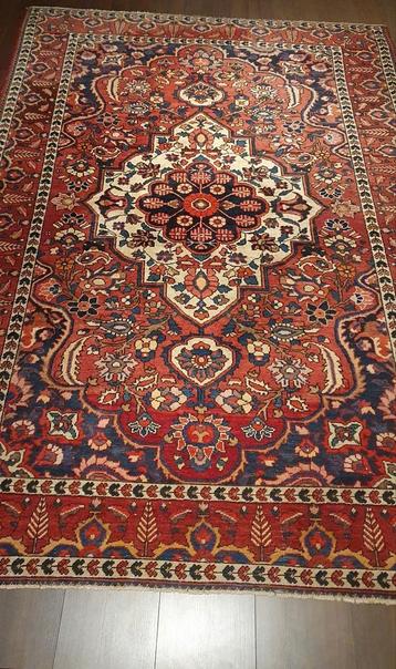 Bakhtiari tapijt beschikbaar voor biedingen