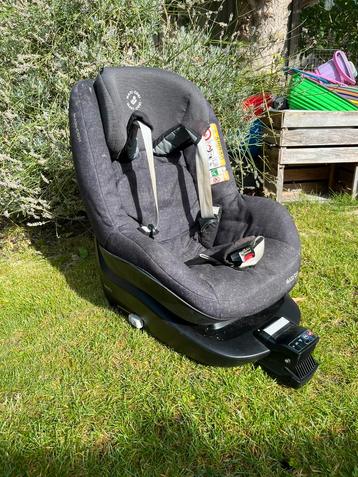 Maxi-Cosi autostoel met FamilyFix Isofix base beschikbaar voor biedingen