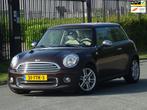 Mini Mini 1.6 Cooper 10 Years II NAP/LEER/NAVI/AIRCO/CRUISE, Voorwielaandrijving, Euro 5, Beige, 4 cilinders