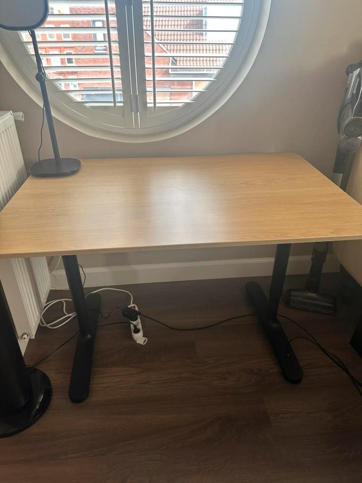 IKEA Bekant bureau 120*80, Huis en Inrichting, Bureaus, Zo goed als nieuw, Ophalen