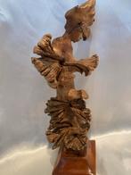Houten vrouwenfiguur uit Chinaberry boom, Antiek en Kunst, Kunst | Beelden en Houtsnijwerken, Ophalen of Verzenden