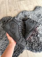 Christian Louboutin Louis Flat Matte Python Size 40, Christian Louboutin, Zwart, Ophalen of Verzenden, Sneakers of Gympen