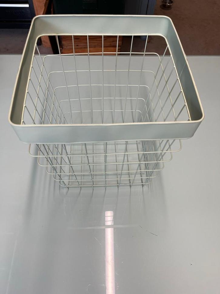 Metalen Draadmand - Vierkant, Huis en Inrichting, Woonaccessoires | Schalen en Manden, Gebruikt, Mand, Vierkant, Overige materialen