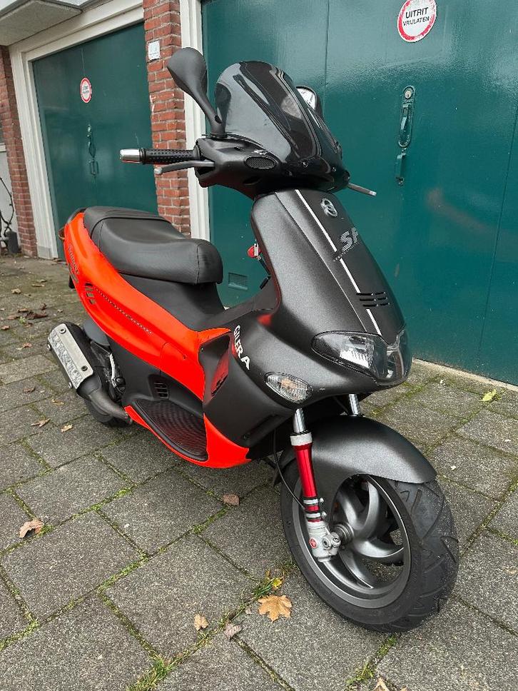 Gilera Runner 180 DD Fluo Rosso HT tuned stage 1, Fietsen en Brommers, Scooters | Piaggio, Zo goed als nieuw, Overige modellen