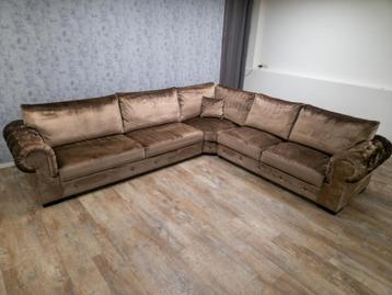 GRATIS BEZORGEN | Zeer Mooi Groot Taupe Velvet Hoekbank beschikbaar voor biedingen